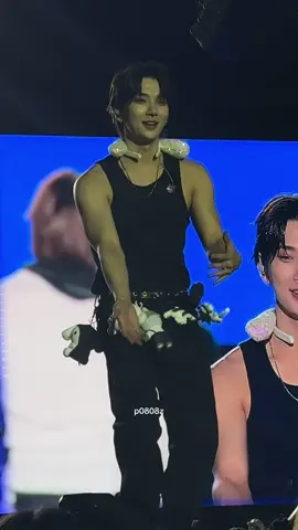 POW POW POW POW JOSHUA WTF  #SEVENTEEN #세븐틴 #SVT_WORLDTOUR #NEW_LOS_ANGELES #JOSHUA @SEVENTEEN 