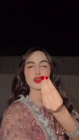 Yar bar k pyr dandin 🥺🤌🏻❤️#foryou#سارائیکی#viralvideo#tiktok#growmyaccount 