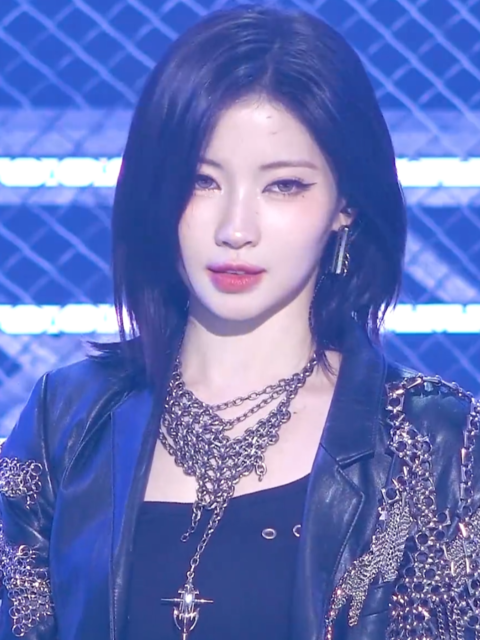 THE OUTFIT, THE STAGE PRESENCE, THE AURA, THE RAP, THE DANCE, THE FACE, SO PERFECT 😎😎😎😎😎 BABYMONSTER ASA (베이비몬스터 아사) – WE GO UP FanCam @ MBC 251018 #ENAMIASA #아사 #アサ #asababymonster #榎並杏紗