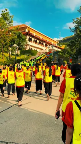Tôi thấy hạnh phúc khi mình ở nơi đây 🧡 #thuandangtaptu #dichua #nhalonbavang #toilaphattu 