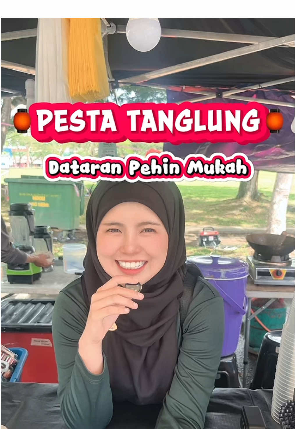 Pesta Tanglung Mukah, Dataran Pehin. Kak kelew debei tapak eh. Uyat family, sakai jahak gerek klew mapun idei 🤭 hikhik Btw, sepatutnya mata kw sepet dua2 bah sempena pesta tanglung idei. Mnew kh en lau idei jadi sepet jebah un?? 🥲 yen un bak dengah kw. Terima kasih gk klew. Kak da tapak k. Bye. #dataranpehinsetiarajamukah #pestatanglung #pestatanglungmukah #pestatanglungmukah2025 #mukah #mukahsarawak #mukahpipol #memeyskitchenhutmukah #memeyskitchenhut #memeyskitchen #fypmukah #fypmukahsarawak #mukahsarawakian #melanau #melanaumukah #tiktokviral #tiktokviraltrending #tiktokmukah #fypmukah #viralvideo #melanaumukah #bahasamelanau #trend #saturday #sabtu #sabtuceria #saturdaynight #lanternfestival #lanternfestivalmukah #fyp #fypp #fypシ゚ #fypvural #fypviralシ #fyppppppppppppppppppppppp #fypageシ #fypagee #foryoupage #foryoupageofficiall #foryiupage #foryouuu #fyptiktok #tiktoksarawak #tiktoksarawakian #tiktoksarawakk  