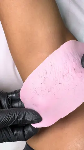 Smooth pits in 60 seconds 😍 Pink Candy from Waxx Inn = quick dry, no fuss #foryoupage❤️❤️ #SatisfyingWax #asmrvideo #viral #pink@Waxx Inn London 