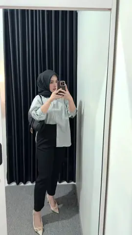 Aku spil d sini🤍#inspirasiootd#otdfashion#fyp  