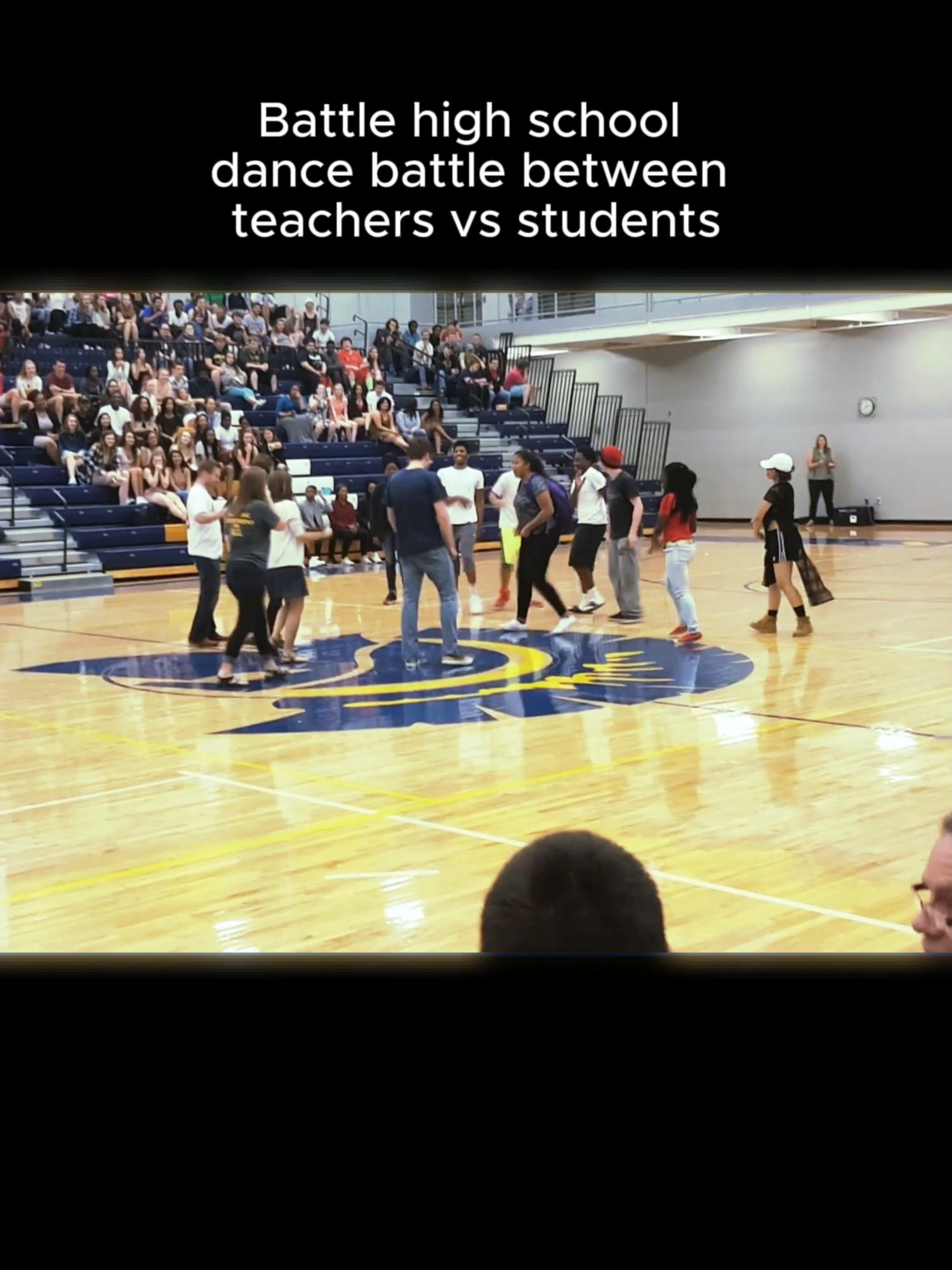 Battle high school dance battle between teachers vs students#teacher #battle #dancechallenge #dance #backtoschool #foryou #fypシ #fyp #viral #usa