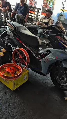 terpasang velg vnd v speed v3 + ban Pirelli d/b + piringan delkevic auto hedon#vndracing #vndvspeedv3 #aeroxmodifikasi #promoseruweekend #aerox155 