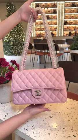 Hồng như màu má em luônnn, phải nói là classic nó vẫn cứ là đỉnh, bản 2 nắp đẹp nha các bà ưiiii #tuixach #classic #tuideovai #tuideocheonu 