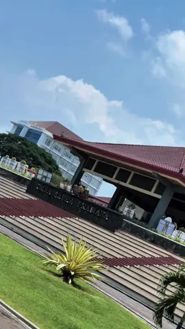 Meluncurr day 2 ✈️#sewainnovajogja #rentalmobiljogja #wisatajogja #antarjemputbandarayia #sewamobiljogja 