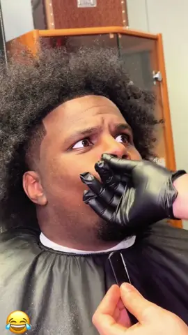 Barber lip prank 😂#tariqobarber #prank #funny#funnyvideos #barber 