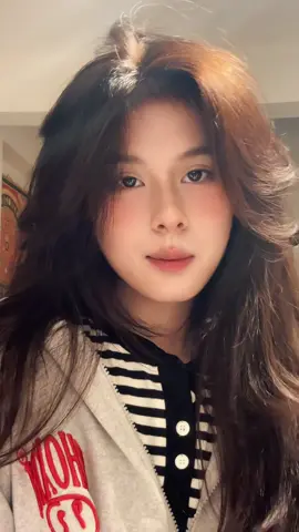 mới đi tỉa lông đầu zìa, ý rất ưng, cđm nhìn và khen!! 😾🫵🏻 (khen cái mái á, thít lắmm) 