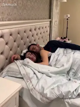 #beniöneçıkarttiktok #fyp #tekmuzik 