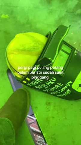 sakitt pinggang moaakk#welderco2 #welder #weldergtawsmaw #fypシ゚viral #masukberanda 