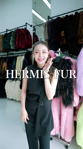 หน้าร้านเสื้อเฟอร์อ่อนนุช39  นัดหมายเยี่ยมชม ติดต่อน้องๆหลังบ้านได้เลยนะคะ #อ่อนนุช39 #เสื้อกันหนาว #hermisfur #เที่ยวต่างประเทศ #หนาวนี้คิดถึงเฟอร์คิดถึงเฮอร์มิส 