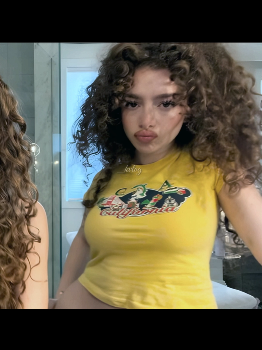#demitrakalogeras hollaback girl scp: valiascps on insta ac: @cait  cc: mine tags: @demitrakalogeras @sundaykalogeras @Eliana Kalogeras @Noah Risling  #creatorsearchinsights #fyp #edits #kalogeras 