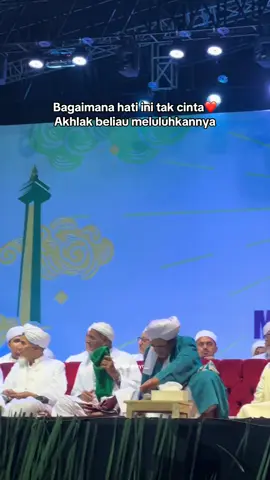 Masya Allah pertemuan Al habib Umar bin Salim bin Hafidz ( yaman) dan Syech Abu Bakar Ahmad Al Hindi dari (india) Tabligh Akbar Rasulullah Saw 2025 #habibumarbinhafidz #paraulama #tablighakbar #majlisrasulullah #monas 