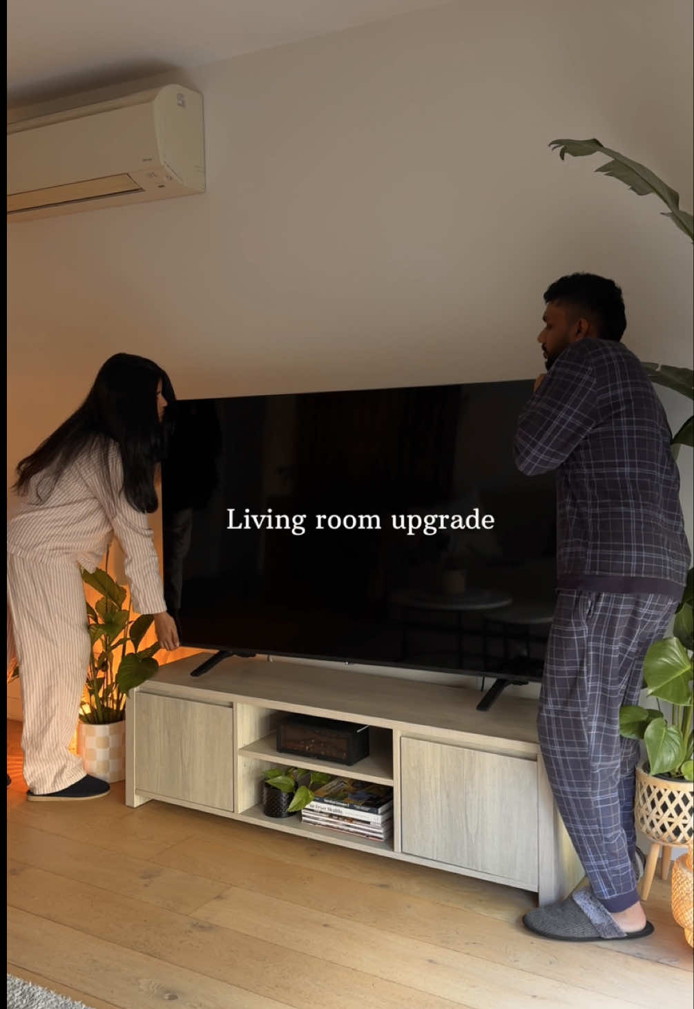 Cozy lighting upgrade ✨ Just added the new @Fancyleds RGBW HDMI 2.1 Sync Box to my setup, and it completely transforms movie nights 🎬 The lights match every scene perfectly, making the room feel alive 💡 Use code GIMY10 for 10% off 🌙 #ad #fancyleds #tvsetup #ambientlight #cozyhome        