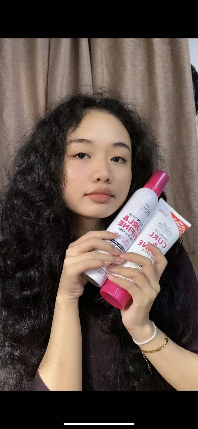 Do this two step curly hair routine with me using Luxe Organix Curl & Define Essence and Hair Mousse 💗☺️ #PremiumCurlDefine #Curls #CurlyHair #creatorsearchinsights #fyp  Tags: Curly Hair Routine | Luxe Organix Curl & Define 