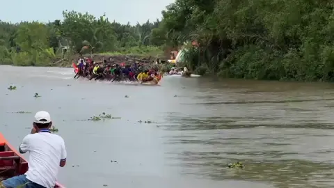 Ghe ngo ván ghép sài cần câu của chùa xẻo me vĩnh châu. Vừa phóng vừa nhảy. Lướt #đuaghengosoctrang #suhuong 