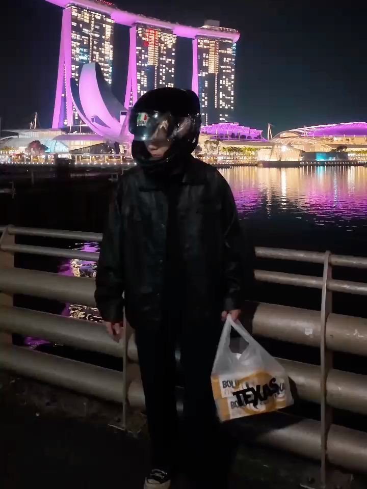 🫡When you order, we run right to your door!🍗🏍️ #TexasChickenSG #WingRun #Delivery #chongqing #china #chongqingbiketrend #chongqingmotorcycletrend #chongqingmotorbike #chongqingmotorcycle