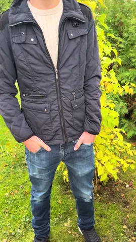 Jackan och Levis jeansen är ute på plick🫰🏼#outfit #fyp #targetaudience 