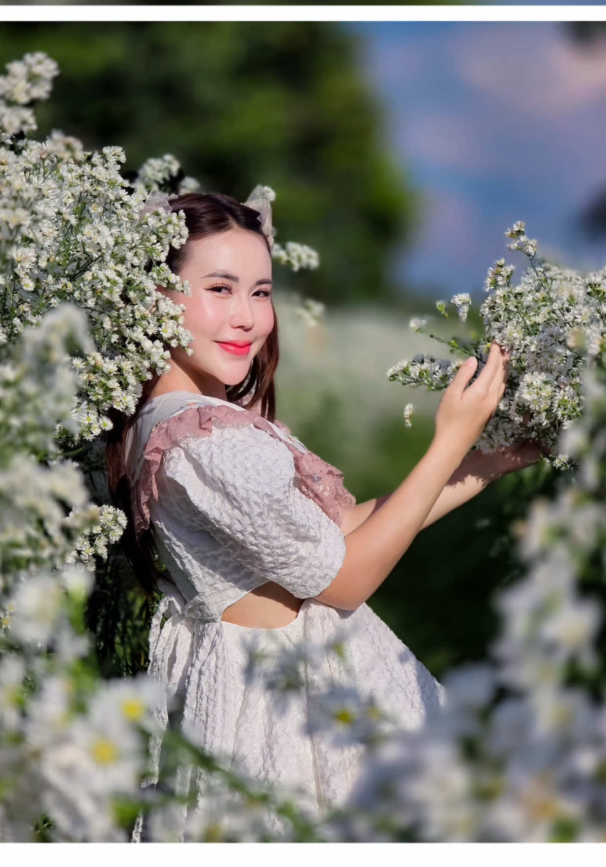 สอนถ่ายรูปแฟนกับสวนดอกไม้สีขาวสวยๆด้วย Galaxy S25 Ultraแบบง่ายๆ🥰📲 #spk #portrait #samsung #s25ultra #ถ่ายไงได้งี้  