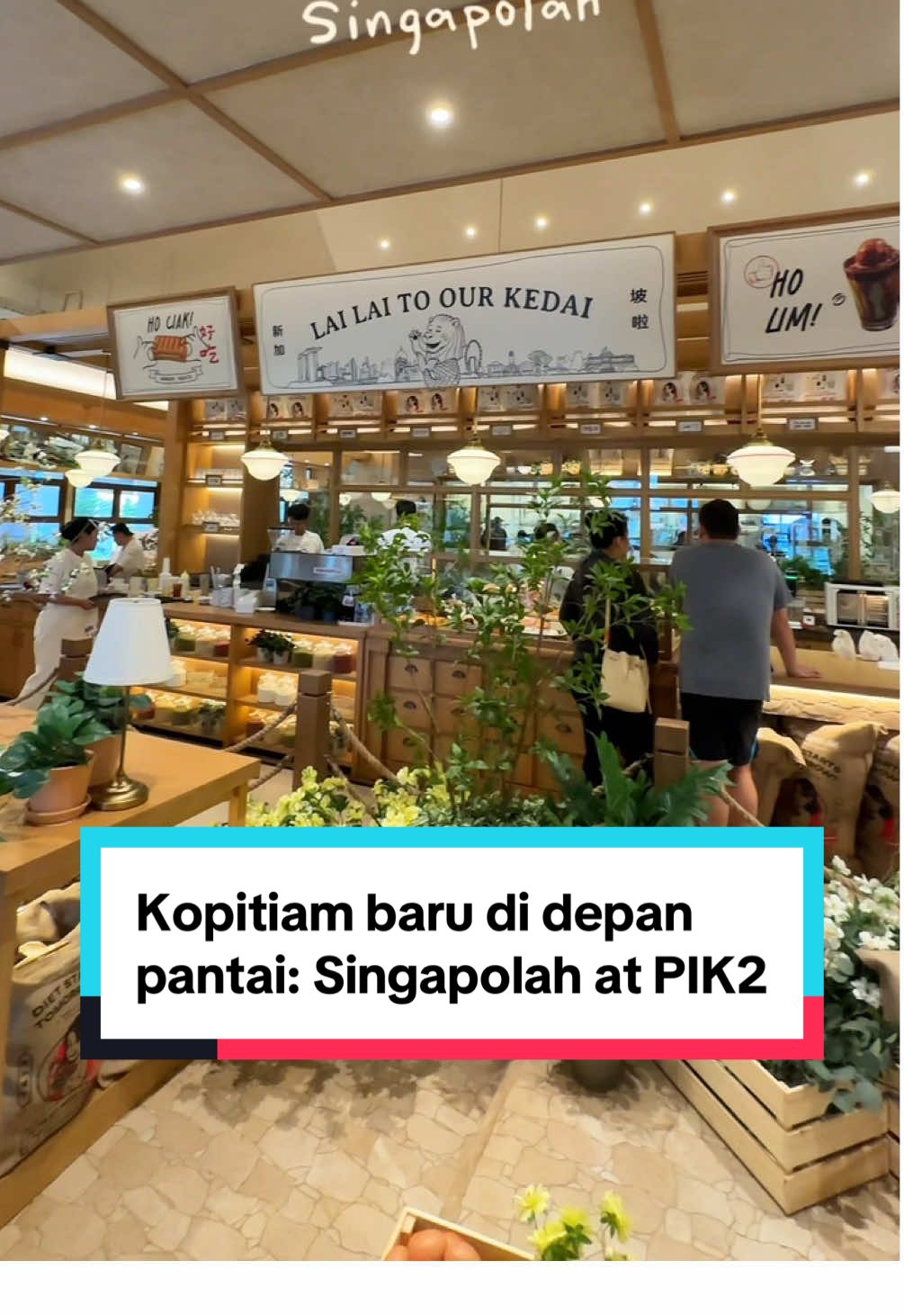 Where to go this weekend ✨ (or not, karena rame 😂 better weekdays sih, itupun tetep ngantri) Love the ambiance and the food at Singapolah! Semuanya yang kupesen enak especially the Kaya Butter Toast, ga pelit sama sekali butternya 🧈 It’s Hiro Group’s first kopitiam and it definitely doesn’t dissapoint 🤤 #singapolah #kopitiam #pik2 #pantaiindahkapuk #restoranjakarta 