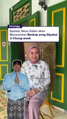 Aktor Korea Selatan, Ji Chang-wook, belum lama ini berkunjung di Yogyakarta. Rupanya, beskap yang dikenakan ketika di Candi Prambawa, sewa di Nous Galeri. Owner Nous Galeri, Iyus, mengaku kaget karena sebelumnya tidak diberi tahu bahwa beskap yang disewa oleh production house (PH) akan dikenakan Ji Chang-wook. Saking senang, Nous Galeri pun akan menyimpan dan memuseumkan beskap yang pernah dikenakan Ji Chang-wook sebagai kenang-kenangan. Selengkapnya ada di YouTube Berjogja, ya! #jogja #jogja24jam #jichangwook 