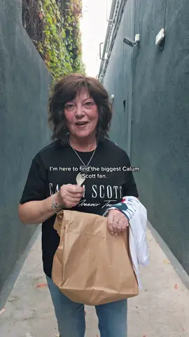 Look out for Mama Debs on the ‘Avenoir Tour’, she's looking for the biggest CS fans to give away some prizes! 🎁 (Ps the mystery prize isn’t always a banana… 👀)