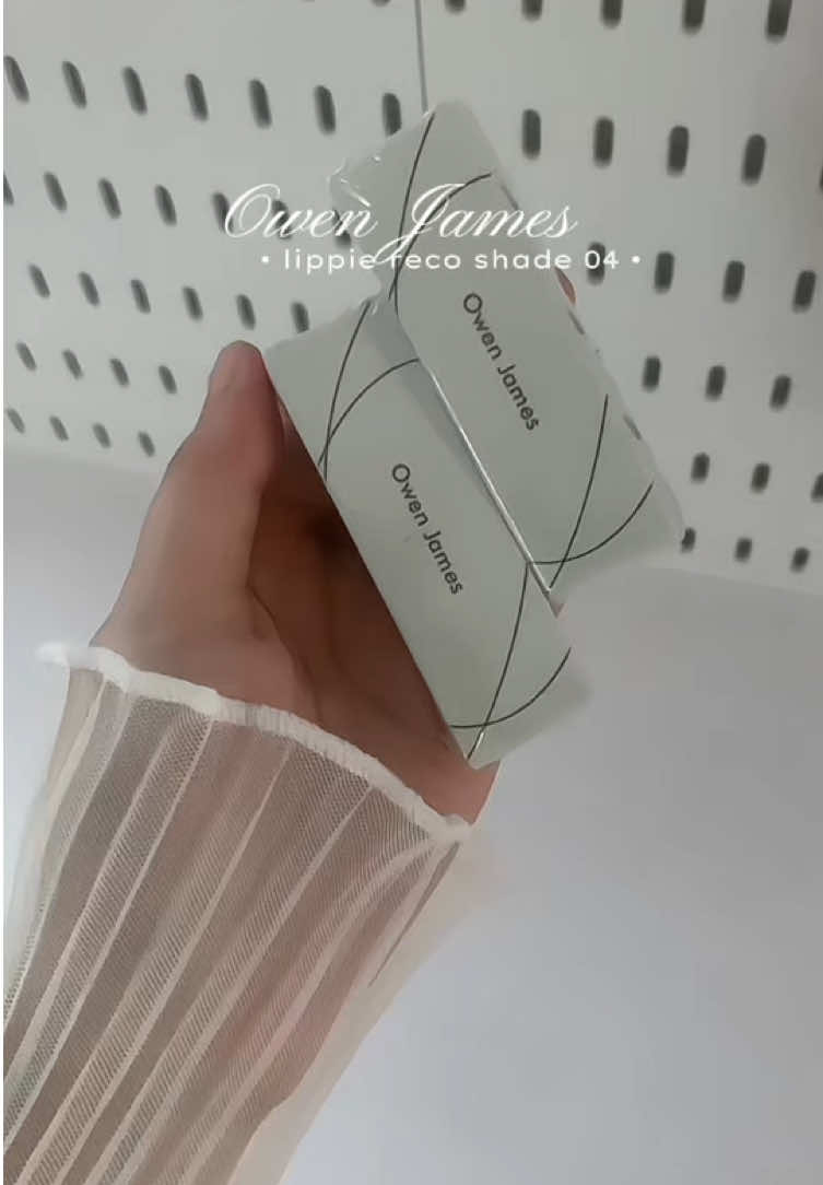 owen james lippie shade 04 #owenjames #lippie #lippies #owenjameslipstick 