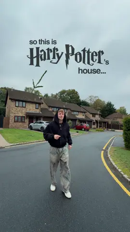 would you live next door to Harry Potter? 🇬🇧 #harrypotter #privetdrive 