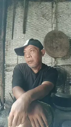 ini cuma acting ya aku tetap lelaki macho 😁 #happyasmara #santaiajacuy #laguviral #acting #tiktokviral 