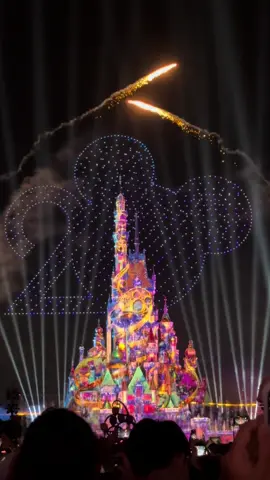 Hong Kong Disneyland 20th Anniversary 🏰🇭🇰💕  เฉลิมฉลองครบรอบ 20 ปีฮ่องกงดิสนีย์แลนด์ พุลตระการตา สุดอลัง ใครไปเที่ยวช่วงนี้ห้ามพลาดค่ะ ✨🤩 #disneyland #disneylandhongkong #fireworks #hongkong #ฮ่องกงดิสนีย์แลนด์ 