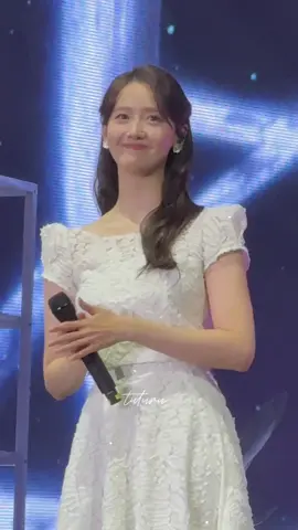 em khóc rồi chef Young ơi 🥹  #yoona #fanmeeting #bonappetityourmajesty #xh #tiktok