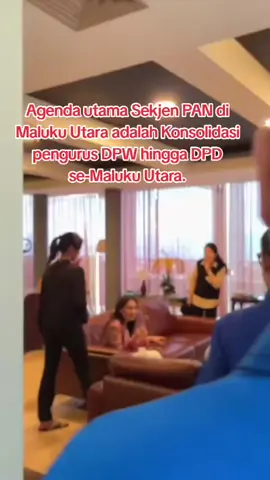 ‎ ‎1. Sambutan Hangat di Maluku Utara! Sekjen PAN, Eko Patrio, bersama jajaran tiba di Maluku Utara dan disambut hangat oleh Gubernur Sherly Tjoanda. Ini menunjukkan soliditas dan sinergi yang kuat antara PAN dan pimpinan daerah. ‎2. Agenda utama Sekjen PAN di Maluku Utara adalah konsolidasi pengurus DPW hingga DPD PAN se-Maluku Utara. Langkah ini sangat optimis untuk memperkuat struktur dan kesiapan partai di wilayah tersebut. ‎3. Di tengah konsolidasi, PAN tidak lupa pada komitmennya: kegiatan dilanjutkan dengan aksi sosial berbagi bantuan pangan untuk masyarakat. Ini adalah bukti bahwa PAN selalu berpihak pada rakyat. ‎4. PAN siap berkontribusi untuk Maluku Utara! Kunjungan ini menegaskan kesiapan PAN untuk berkontribusi aktif dalam pembangunan daerah. Dengan konsolidasi yang kuat dan aksi sosial yang merata, PAN siap memajukan Maluku Utara. ‎  #ZulkifliHasan #MenkoPangan #PartaiAmanatNasional #bantupanganbanturakyat  ‎#sherlytjoanda 