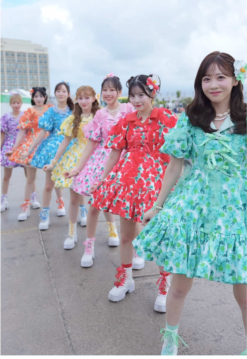 【in 宮古島🌊】髪型を1人ずつ堪能できる撮り方でもある🌺🌈 @櫻井優衣 @月足天音あまねきFRUITSZIPPER @真中まなふぃーちゃん @松本かれん（ FRUITS ZIPPER ） @るなぴ @おすず @早瀬ノエル (FRUITS ZIPPER)  #FRUITSZIPPER #ふるっぱー  #はちゃめちゃわちゃライフ 