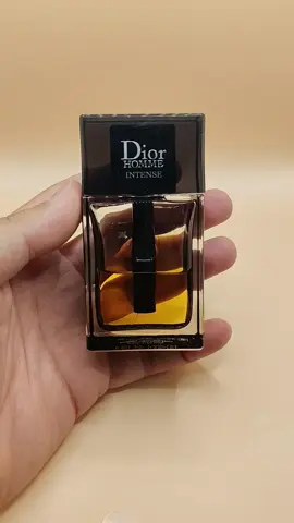 #Dior  Homme Intense 2011 Dior عطر خشبي - زهري - مسك للرجال . Dior Homme Intense 2011 صدر عام 2011. François #Demachy قام بتوقيع هذا العطر. إفتتاحية العطر الخزامي; قلب العطر السوسن, الأمبريت و الكمثري; قاعدة العطر تتكون من خشب الأرز من فرجينيا و نجيل الهند. #diorhommeintense #ديور_هوم_انتس #عطر @Dior 