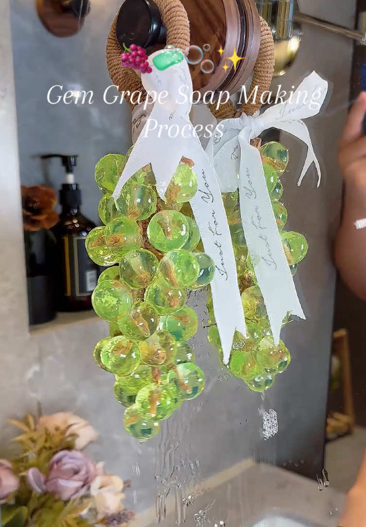Enjoy the fun of making, own unique beauty🍇🧼🫧✨ #TikTokShopBlackFriday#diysoap #grapesoap #tutorial #fyp 