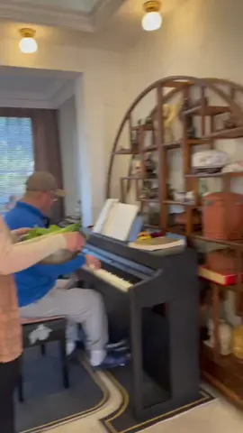 我爸到現在還沒回家，大家有看見他嗎 