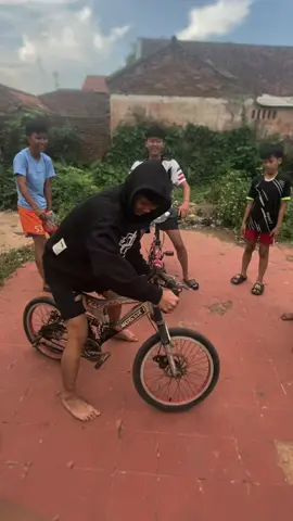 😭😭😭😭 #motorgalau #sepedagalau #natasyasabella @natasyasabellaa 