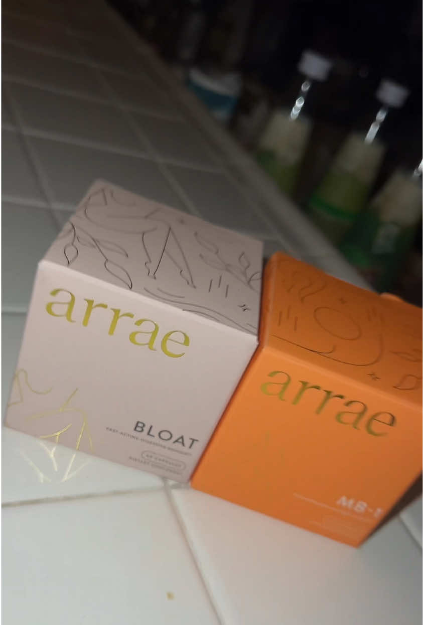my 3rd bottle of Arrae de-bloat& it works soooo well for me😭♥️  i love that it's all organic & has organic slippery elm, lemon balm, peppermint leaf, & ginger extract🥹💗 literally everything i'd been looking for & im so grateful i found it! & i'm excited to try MB-1 with it too!!! tysm @Arrae for the gift🥹💗 