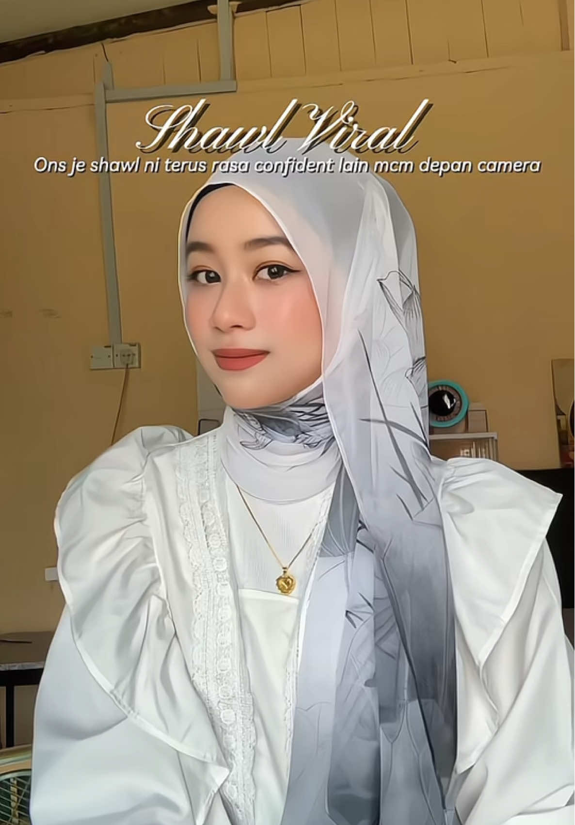 Aaaa sumpah cantik shawl ni taw ! walaupun agak nipis & pendek tp korang kena pakai adjust baru jaddi #fyp #shawltutorial #shawlviral #viral #trending 