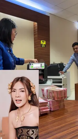 HADIAH ONLINE | semoga terwujud Sejarah #fotografi dimulai dengan penemuan dua prinsip penting: yang pertama adalah kamera obscura memproyeksikan gambar, yang kedua adalah penemuan bahwa beberapa zat terlihat berubah oleh paparan cahaya. Tidak ada artefak atau deskripsi yang menunjukkan upaya untuk menangkap gambar dengan bahan sensitif cahaya sebelum abad ke-18. Pemandangan dari jendela di Le Gras 1926 atau 1827, diyakini sebagai foto kamera paling awal yang masih ada. [1] Penambahan reoriented asli (kiri) dan berwarna (kanan). Sekitar 1717, Johann Henry Schulze menggunakan bubur sensitif cahaya untuk menangkap gambar huruf cut-out pada botol. Namun, ia tidak mengejar membuat hasil ini permanen. Sekitar tahun 1800, Thomas Wedgwood membuat yang pertama didokumenkan secara andal, meskipun upaya gagal dalam menangkap gambar kamera dalam bentuk permanen... Eksperimennya memang menghasilkan fotogram terperinci, tetapi Wedgwood dan pasangannyaHumphry Davy tidak menemukan cara untuk memperbaiki gambar-gambar ini. Pada 1826, Nicéphore Niépce pertama kali berhasil memperbaiki gambar yang ditangkap dengan kamera, tetapi diperlukan pencahayaan di kamera selama delapan jam atau bahkan beberapa hari dan hasil paling awal sangat kasar. Rekan Niépce Louis Daguerre melanjutkan untuk mengembangkan proses daguerretipe, yang pertama diumumkan secara publik dan proses fotografi yang layak secara komersial. daguerretipe hanya membutuhkan beberapa menit pencahayaan di kamera, dan menghasilkan hasil yang jelas dan terperinci. Pada tanggal 2 Agustus 1839 Daguerre mendemonstrasikan rincian proses ke Kamar Teman di Paris. Pada tanggal 19 Agustus rincian teknis dipublikasikan dalam pertemuan Akademi Ilmu Pengetahuan dan Akademi Seni Rupa di Istana Lembaga. (Untuk memberikan hak penemuankepada publik, Daguerre dan Niépce diberikan anuitas yang murah hati seumur hidup.) [3] [4 [5] Ketika proses daguerretipe berbasis logam ditunjukkan secara resmi kepada publik, pendekatan pesaing caltipe negatif berbasis kertas dan proce cetak garam #indrayoni #indrayoniberbagi #semogabermanfaat😇🙏 #aminyarobalallamin🤲🏻 