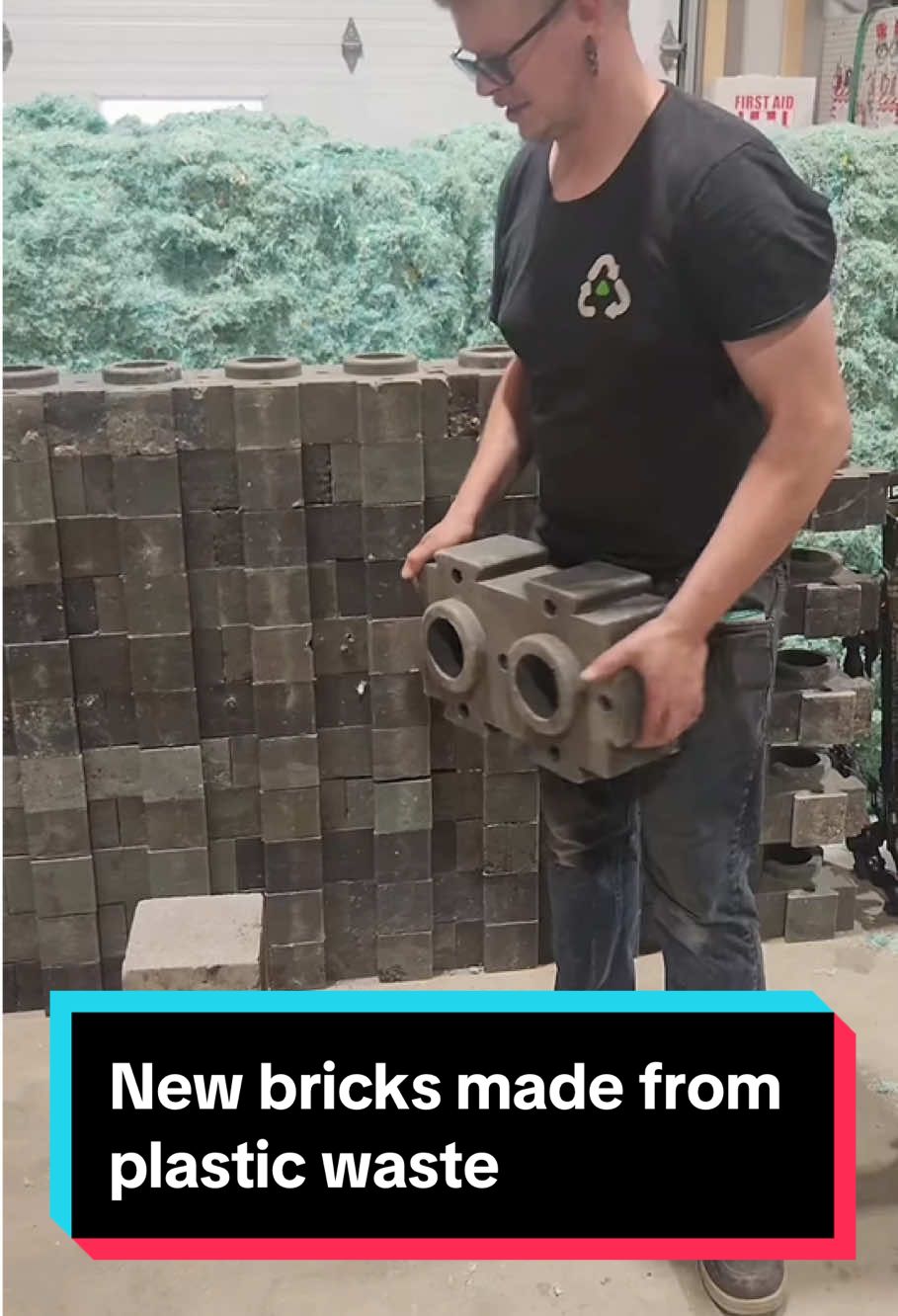 New bricks made from plastic waste#usa🇺🇸 #usa_tiktok #fyp #foryou #building 