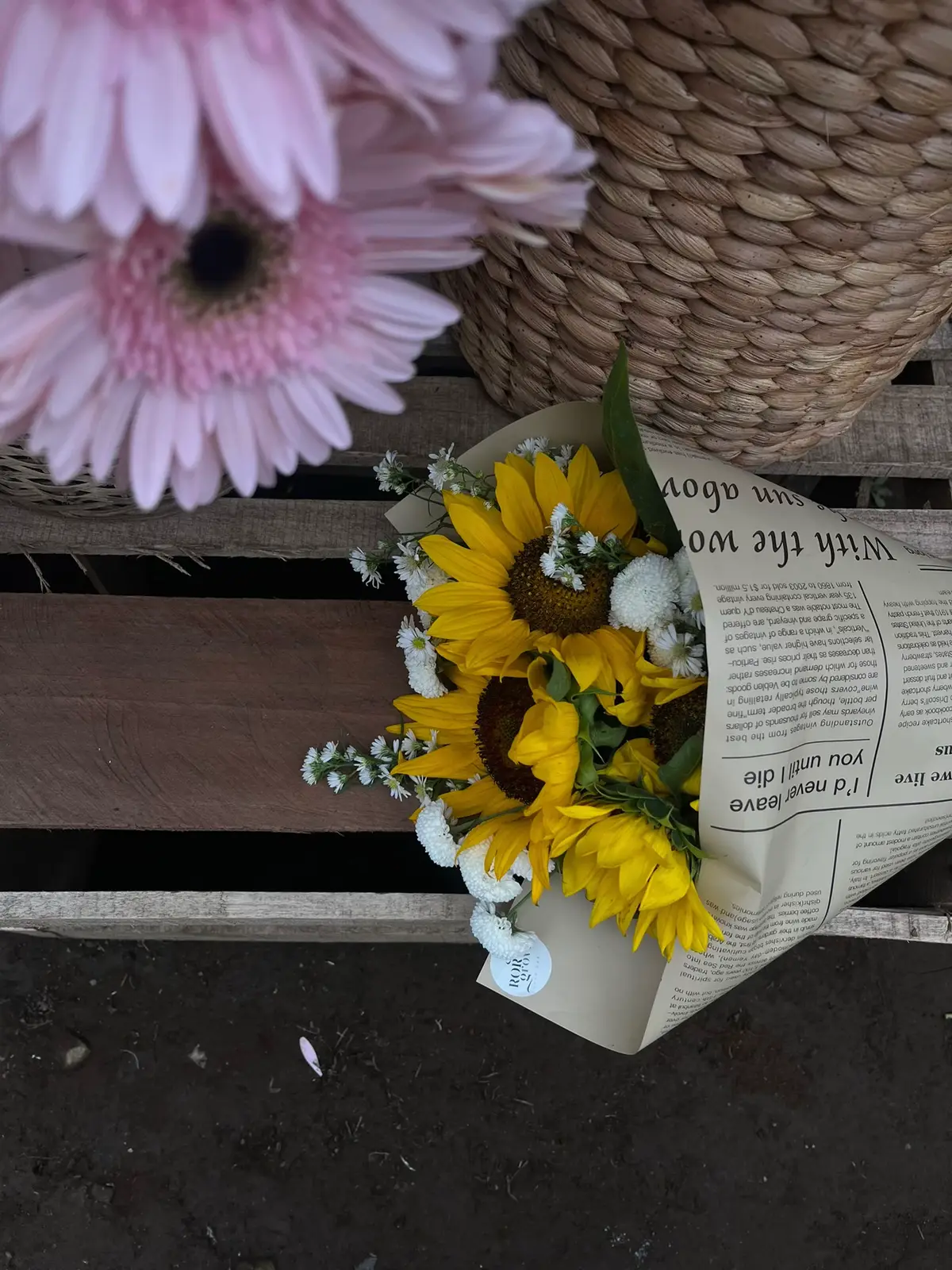 so pretty florist dreamscape 🌸🕊️