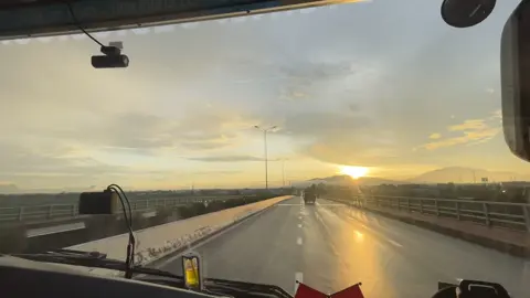 ☺️#xuhuong #xekhachvietnam🇻🇳 #thacomobihome #hoangminh #tiktokawardsvn 