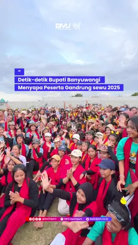 Bupati Banyuwangi menyapa peserta gandrung sewu 2025 dengan tangan berbentuk hati🤗🥳 #bwi24jam #bwi24jamoktober2025 #gandrungsewu 