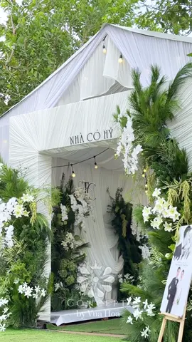 Khoảnh khắc chúng ta gặp nhau trên lễ đường. Cổng cưới, backdrop tone xanh trắng #mywedding #giatien #VuaHoa #congcuoi #sankhau 
