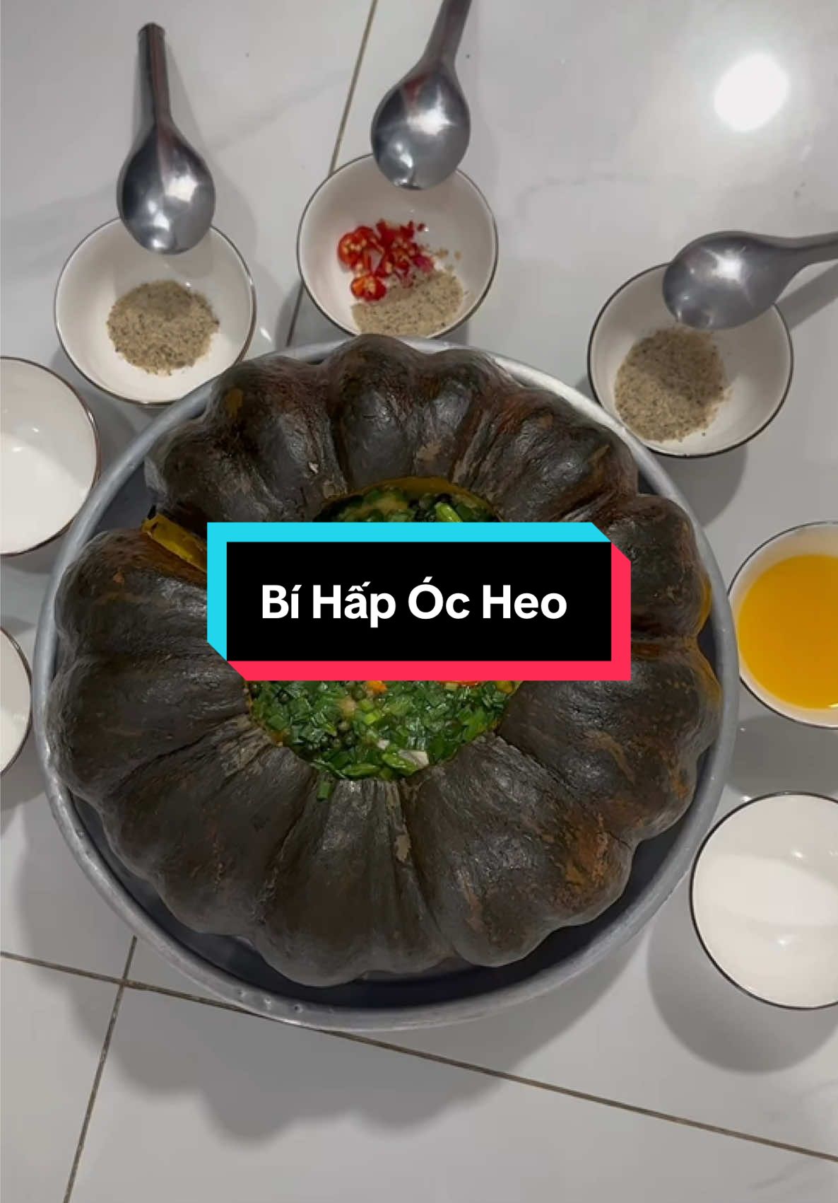 Hôm nay mình mua trái bí gần 5 kí dìa hấp óc heo ta nói he báo 1 bửa hết cái bình gas luôn #xuhuong #hashtag #ancungtiktok #LearnOnTikTok #NgocDam 