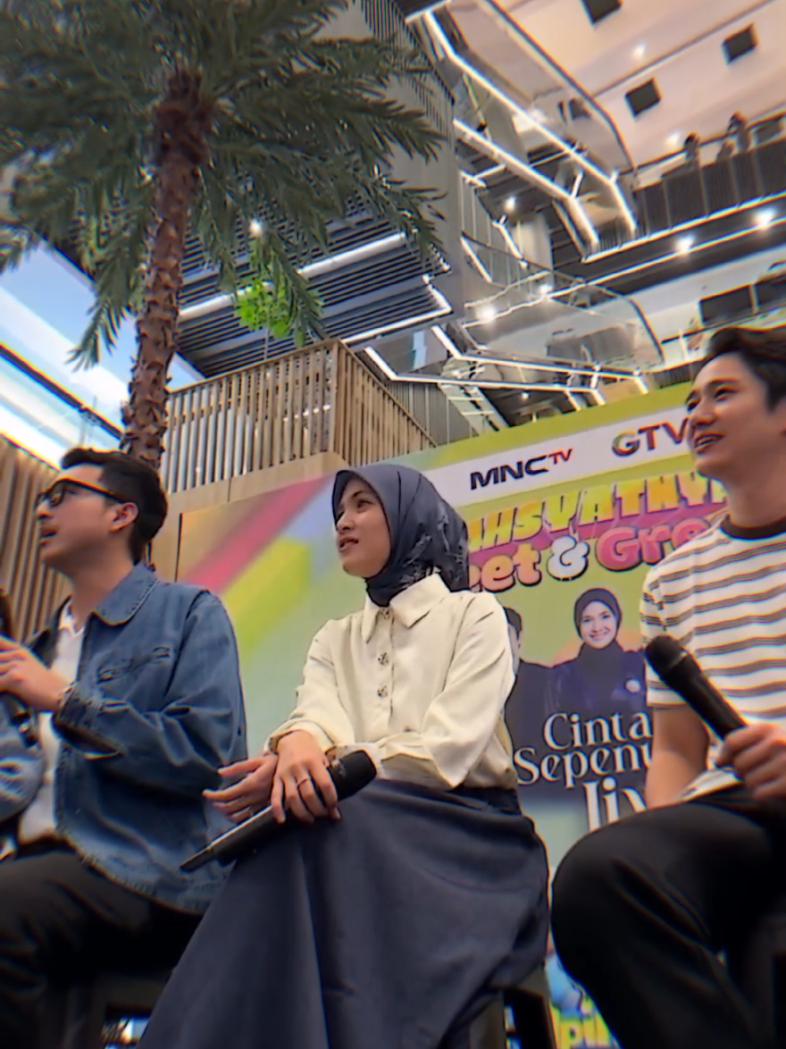 istri atau pacar? dengan lantang 