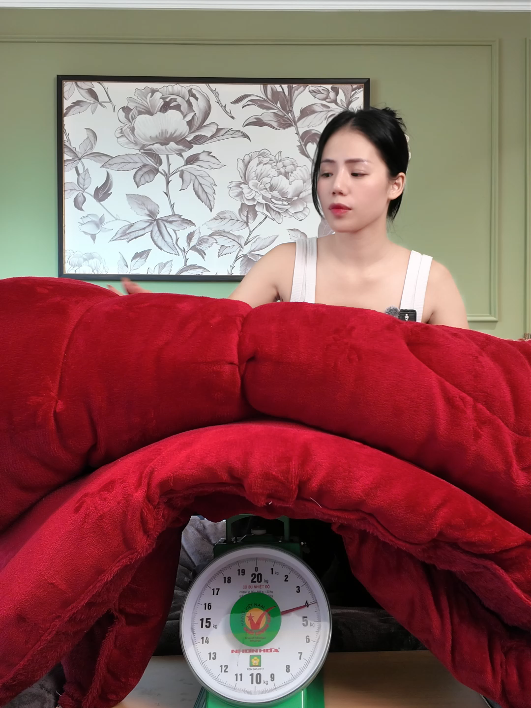 Mềm mại, ấm áp, cảm giác chạm vào là muốn nằm mãi không dậy lun  #tiktokshop #huonglyreview #huonglyshop #chanm2t #chăn #m2tbedding #chanlongtho #chanlongthocaocap