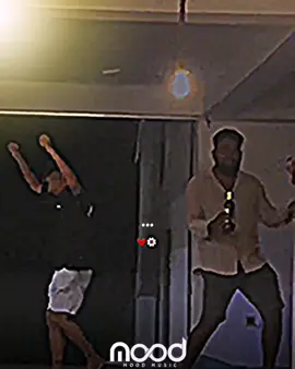 යමු අපි හනිකේ එක කුඩයේ සැඟවිලා ❤️🌼 #nostalgic#foryou #mood #feel #video #1 #viral #fyp #Love #song #tiktok #mood_music_1 #ceylon_tik_tok #1m #10m #srilanka #foryoupage #trending #sinhala #foryou #4u 